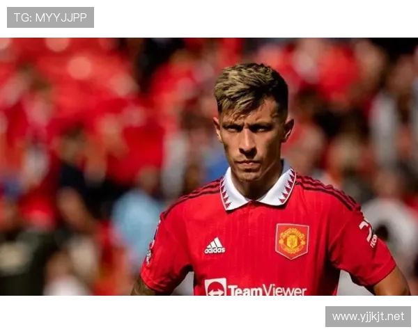 曼联进攻组织混乱问题持续显现，对赛季竞争力构成制约