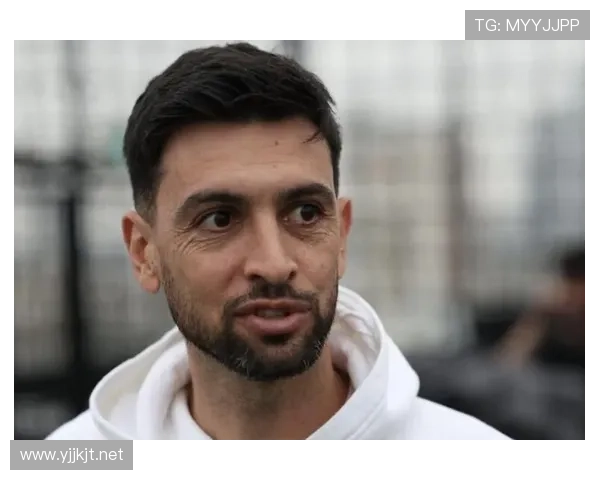 杜埃与内马尔的技术风格及盘带创造力对比分析