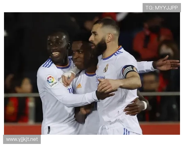 维尼修斯比赛风格与舆论形象的争议解析