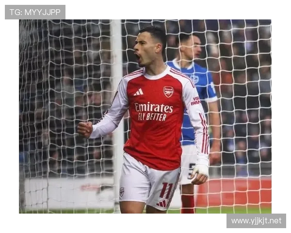 面对顶级后卫：马丁内利如何制造持续威胁