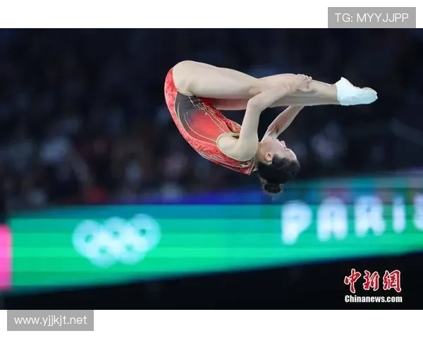 朱雪莹家的蹦床比我家客厅还大