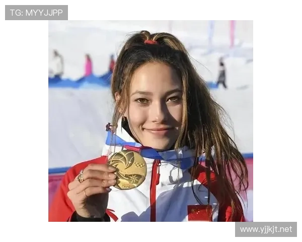 谷爱凌家的冰箱里是不是连冰块都是金箔裹的？